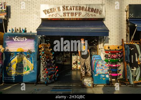 Skateboard Shop Venice Beach: A Complete Guide to Skate Culture