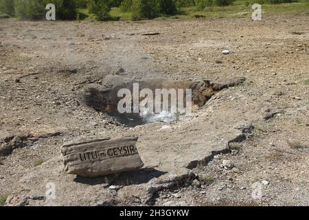 Litli Geysir (Little Geysir). Geysir geothermal area Stock Photo