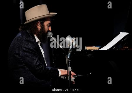 Milan Italy 28 October 2021 Vinicio Capossela - jazz and blues music venue for JazzMi Jazz Milan - live Blue Note Milano © Andrea Ripamonti / Alamy Stock Photo