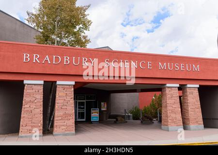 Bradbury Science Museum sign on the facade of chief public facility of Los Alamos National Laboratory - Los Alamos, New Mexico, USA - 2021 Stock Photo