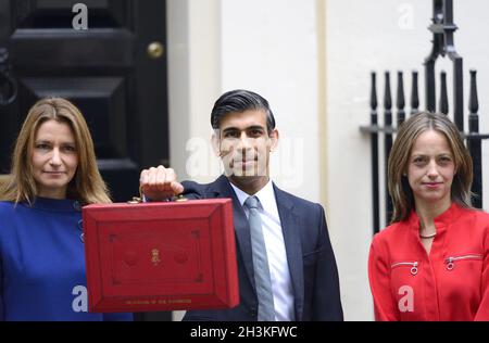 Rishi Sunak and his Treasury Team outside 11 Downing Street before his speech, 27th October 2021. Lucy Frazer QC MP, (Financial Secretary to the Treas