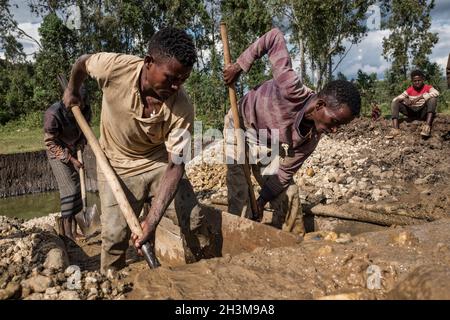 Illegal artisanal gold mining in Ethiopia, Africa Stock Photo