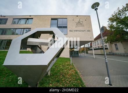 Kiel, Germany. 29th Oct, 2021. Clouds are drifting over the Regional Vocational Training Centre for Business Kiel (RBZ). Credit: Axel Heimken/dpa/Alamy Live News Stock Photo