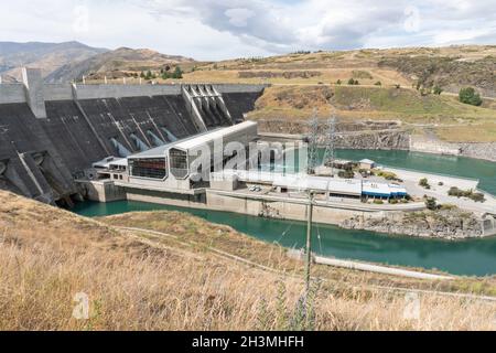 Clyde hydro electric dam on river New Zealand Stock Photo