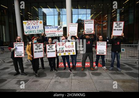 London, UK. 29th Oct, 2021. 2021-10-29: Facebook Stop the abuse of your cleaners, Stop heavy workload as Modern Slavery at Facebook office in Lonodn, UK. Credit: Picture Capital/Alamy Live News Stock Photo