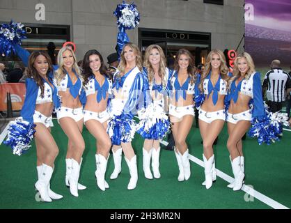 New York, NY, USA. 29th Oct, 2021. Savannah Guthrie and Jenna Bush dressed as Dallas Cowboys Cheerlead dressed as and with the Dallas Cowboys Cheerleaders on NBC's Today Show 2021 Halloween Special at Rockefeller Plaza in New York City on October 29, 2021. Credit: Rw/Media Punch/Alamy Live News Stock Photo