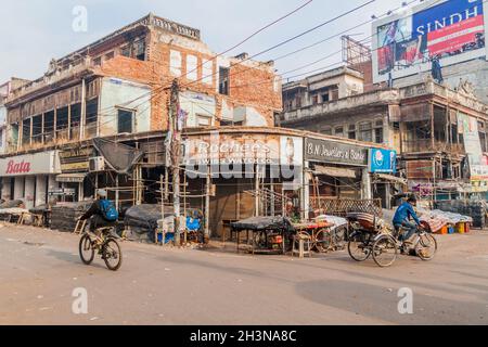 LUCKNOW, INDIA - FEBRUARY 3, 2017: Street in the center of Lucknow, Uttar Pradesh state, India Stock Photo