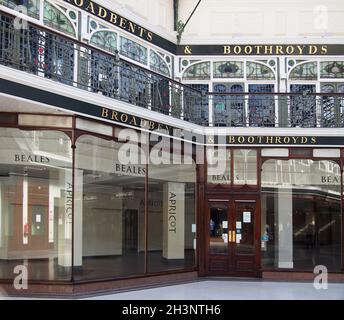 Main entrance of the closed Beales department store on Lord street in Southport Stock Photo