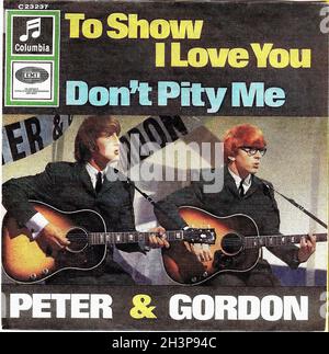 Vintage Vinyl Recording - Peter & Gordon - To Show I Love You - D - 1966 Stock Photo