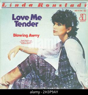 Vintage Vinyl Recording - Ronstadt, Linda - Love Me Tender - D - 1978 Stock Photo