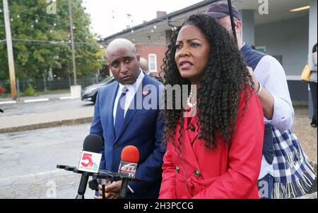 St. Louis, USA. 29th Oct, 2021. St. Louis Mayor Tishaura Jones makes her comments as Kansas City Mayor Quinton Lucas, looks on following a round table discussion regarding gun violence in both cities, in St. Louis on Friday, October 29, 2021. During the briefing, five gunshots rang out from a nearby house, prompting many from the press conference to take cover inside of a building. Neither mayor flinched nor left following the shots fired. Photo by Bill Greenblatt/UPI Credit: UPI/Alamy Live News Stock Photo