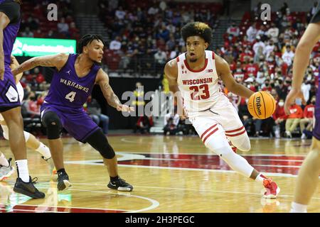 Madison, WI, USA. 29th Oct, 2021. during the NCAA Basketball game between the UW-Whitewater Warhawks and the Wisconsin Badgers at the Kohl Center in Madison, WI. Darren Lee/CSM/Alamy Live News Stock Photo
