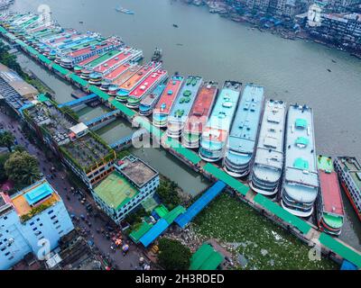 Dhaka, Bangladesh. 30th Oct, 2021. Dhaka River Port is the Central and largest Passenger carrying River port in the country of Bangladesh where Hundreds of Launch, Streamer, Boats come to the port from different region of the country. (Credit Image: © Mustasinur Rahman Alvi/ZUMA Press Wire) Stock Photo