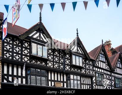 SHREWSBURY, SHROPSHIRE, UK - JULY 13 : View of old buildings in Shrewsbury, Shropshire on July 13, 2021 Stock Photo