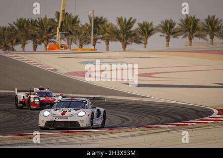 92 Estre Kevin (fra), Jani Neel (che), Porsche GT Team, Porsche 911 RSR - 19, action during the 6 Hours of Bahrain, 5th round of the 2021 FIA World Endurance Championship, FIA WEC, on the Bahrain International Circuit, from October 28 to 30, 2021 in Sakhir, Bahrain - Photo: Francois Flamand/DPPI/LiveMedia Stock Photo