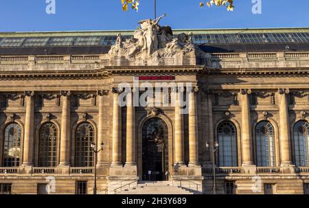 facade, the Musée d’Art et d’Histoire (Museum of Art and History), Geneva, Switzerland Stock Photo