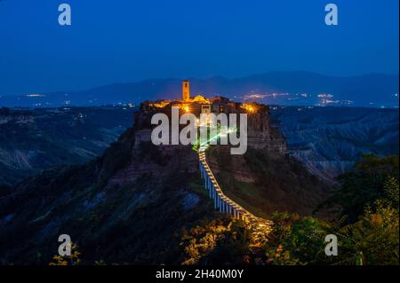 Night view of the village of Civita di Bagnoregio Stock Photo