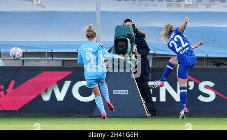 Manchester, UK. 31st Oct, 2021. Erin Cuthbert of Chelsea scores the first goal during the The Women's FA Cup match at the Academy Stadium, Manchester. Picture credit should read: Andrew Yates/Sportimage Credit: Sportimage/Alamy Live News Stock Photo