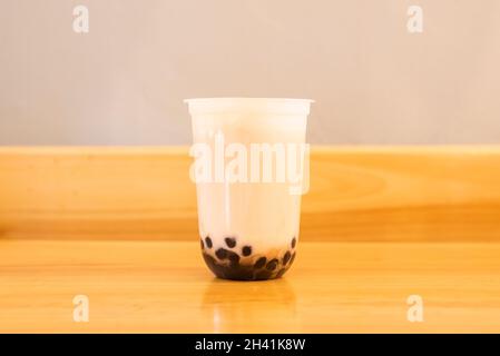 https://l450v.alamy.com/450v/2h41k8w/green-tea-with-bubbles-or-pearls-also-known-for-its-anglicized-bubble-tea-or-also-as-boba-is-a-flavored-sweet-tea-drink-invented-in-taiwan-2h41k8w.jpg