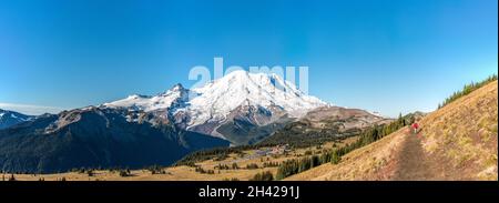 Cloudless view on Mt Rainier from Mt Fremont Lookout Trail, USA Stock Photo