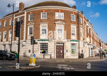 Epsom Surrey London UK, October 31 2021, High Street Branch Of Lloyds Bank Stock Photo