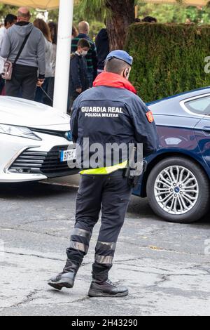 Huelva, Spain - October 30, 2021: Royal Guard military police in a pledge of allegiance to the spanish flag of civilians who so wish Stock Photo