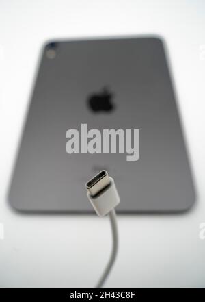 Close up of the USB-C charging cable of the Apple iPad Mini 6 Stock Photo