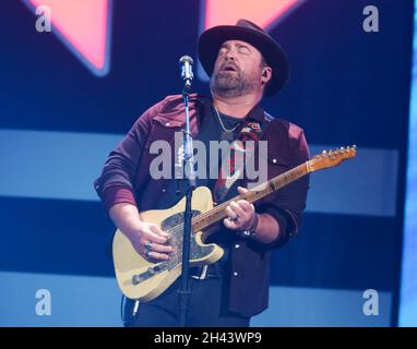 Austin, USA. 30th Oct, 2021. Lee Brice performs at the iHeartCountry Festival at the Frank Erwin Center on Saturday, Oct. 30, 2021, in Austin, Texas. (Photo by Jack Plunkett/imageSPACE) Credit: Imagespace/Alamy Live News Stock Photo