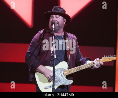 Austin, USA. 30th Oct, 2021. Lee Brice performs at the iHeartCountry Festival at the Frank Erwin Center on Saturday, Oct. 30, 2021, in Austin, Texas. (Photo by Jack Plunkett/imageSPACE/Sipa USA) Credit: Sipa USA/Alamy Live News Stock Photo