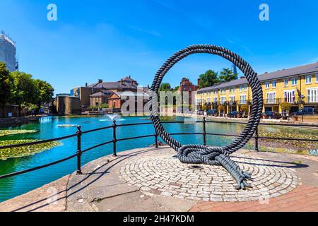 Rope loop sculpture by the Hermitage Basin, Wapping, London, UK Stock Photo