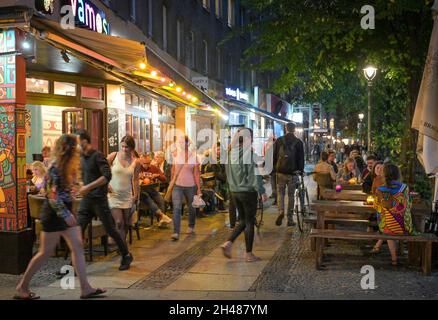 Gastronomie und Ausgehen in Coronazeiten, Schlesisches Tor, Kreuzberg, Friedrichshain-Kreuzberg, Berlin, Deutschland Stock Photo