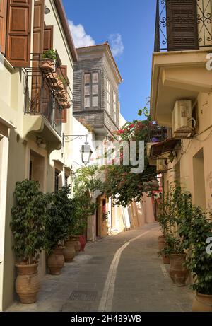 Gasse, Türkischer Holzbalkon, Altstadt, Rethymno, Kreta, Griechenland Stock Photo