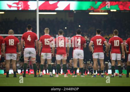 Cardiff, UK. 30th Oct, 2021. Wales players face up to the New Zealand Haka before k/o. Rugby Autumn international match, Wales v New Zealand at the Principality Stadium in Cardiff on Saturday 30th October 2021. pic by Andrew Orchard/Andrew Orchard sports photography Credit: Andrew Orchard sports photography/Alamy Live News Stock Photo