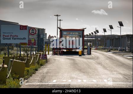 Road entrance to the port at Great Yarmouth Stock Photo