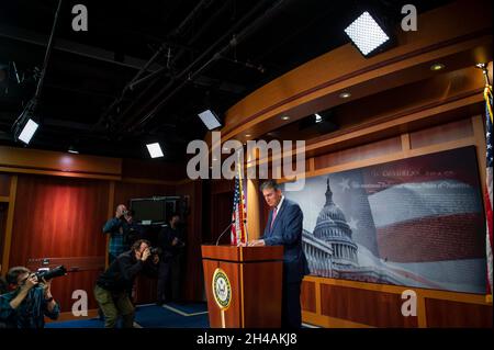 Washington, Vereinigte Staaten. 01st Nov, 2021. United States Senator Joe Manchin III (Democrat of West Virginia) holds a brief news conference at the US Capitol in Washington, DC, Monday, November 1, 2021. Credit: Rod Lamkey/CNP/dpa/Alamy Live News Stock Photo