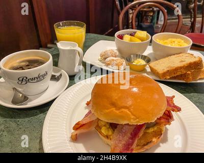 Breakfast bap and coffee in Bewley's Oriental Cafe (1840), Grafton Street, Dublin, Republic of Ireland Stock Photo