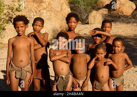 San Living Museum on Farm Omandumba (guest farm): San children (bushman), in traditional outfit, Omaruru District, Erongo Region, Namibia Stock Photo