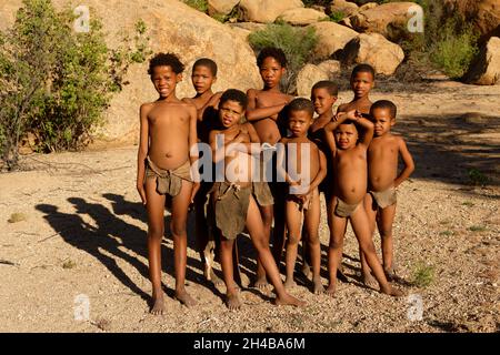 San Living Museum on Farm Omandumba (guest farm): San children (bushman), in traditional outfit, Omaruru District, Erongo Region, Namibia Stock Photo