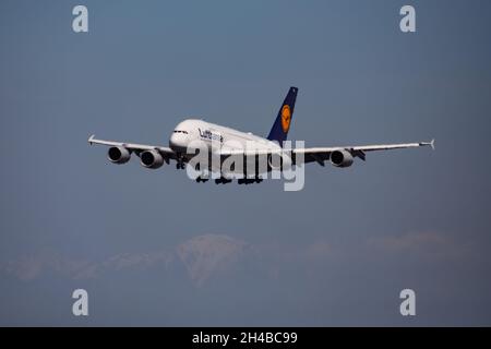 Los Angeles, California, USA. 29th Mar, 2019. A Lufthansa Airbus SE A380 (Registration D-AIML) lands at Los Angeles International Airport (LAX) on Friday, March 29, 2019 in Los Angeles, Calif. © 2019 Patrick T. Fallon (Credit Image: © Patrick Fallon/ZUMA Press Wire) Stock Photo