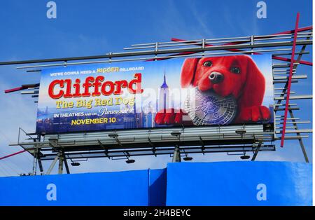 clifford the big red dog us poster center clifford 2021 c paramount pictures courtesy everett collection stock photo alamy