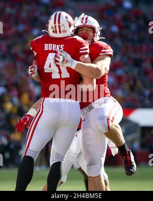 Houston, Texas, USA. 18th Dec, 2022. Kansas City Chiefs linebacker Leo  Chenal (54) waits for the snap at the line of scrimmage during the first  quarter between the Houston Texans and the