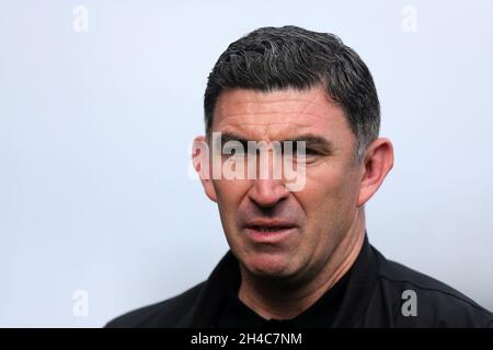 Southend United manager Kevin Maher during Dagenham & Redbridge vs Southend United, Vanarama National League Football at the Chigwell Construction Sta Stock Photo