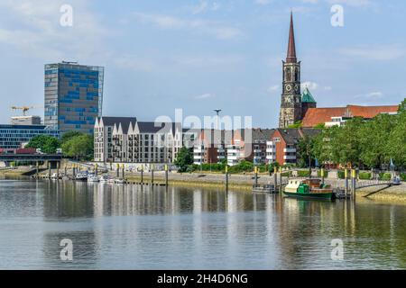Weser, Weserpromenade, Stephanikirche, Bremen, Deutschland Stock Photo
