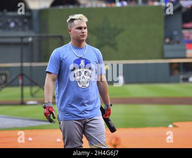 Why Joc Pederson wears a pearl necklace for Braves Astros World Series