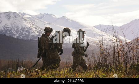 Alaska Air National Guardsmen assigned to the 212th Rescue Squadron ...