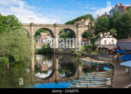 Knaresborough bridge, view in summer of the railway viaduct spanning the River Nidd in the scenic Yorkshire market town of Knaresborough, England UK Stock Photo
