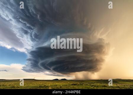 Supercell thunderstorm with dramatic clouds and sky in Malta, Montana Stock Photo