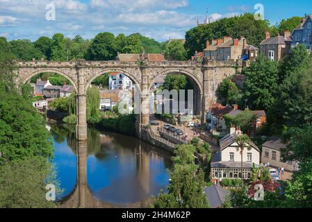 Knaresborough Yorkshire, view in summer of the railway viaduct spanning the River Nidd in the scenic Yorkshire market town of Knaresborough, England Stock Photo