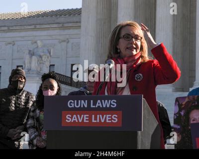 Washington DC, USA. November 3, 2021, Washington, District of Columbia, USA: Former Congresswoman Gabrielle Giffords called on the US Supreme Court to uphold the New York State Gun Safety Law prior to the Court hearing opening arguments against it. She and 18 others were shot during a constituent meeting in a Tucson suburb in January 2011. Six people died. (Credit Image: © Sue Dorfman/ZUMA Press Wire) Credit: ZUMA Press, Inc./Alamy Live News Stock Photo