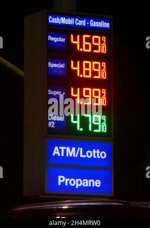 Los Angeles, California, USA 23rd October 2021 A general view of atmosphere of Gas Prices Sign on October 23, 2021 in Los Angeles, California, USA. Photo by Barry King/Alamy Stock Photo Stock Photo